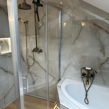 U Zlatého Křížku Apartamento *