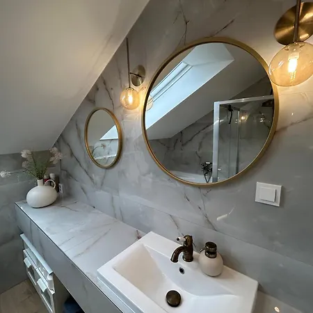 U Zlatého Křížku Apartamento *